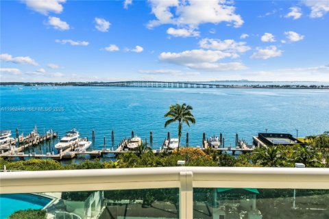 Снять в аренду кондоминиум в Майами, Флорида 3 спальни, 294.5м2, № 2051414 - фото 3