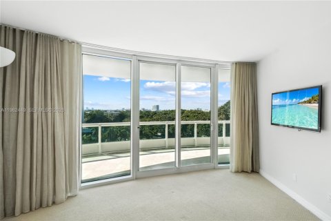 Снять в аренду кондоминиум в Майами, Флорида 3 спальни, 294.5м2, № 2051414 - фото 24
