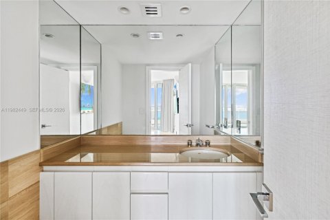 Снять в аренду кондоминиум в Майами, Флорида 3 спальни, 294.5м2, № 2051414 - фото 23