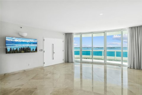 Снять в аренду кондоминиум в Майами, Флорида 3 спальни, 294.5м2, № 2051414 - фото 6