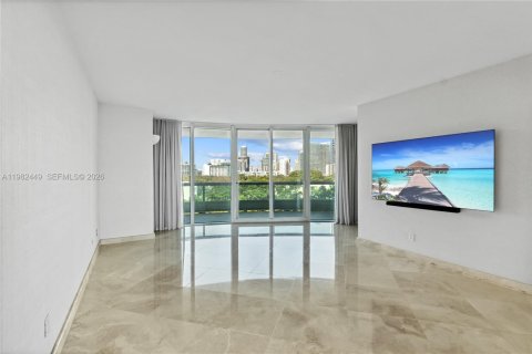 Снять в аренду кондоминиум в Майами, Флорида 3 спальни, 294.5м2, № 2051414 - фото 15