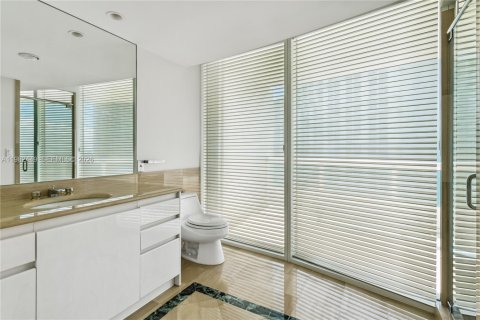 Снять в аренду кондоминиум в Майами, Флорида 3 спальни, 294.5м2, № 2051414 - фото 13