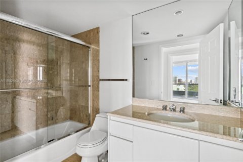 Снять в аренду кондоминиум в Майами, Флорида 3 спальни, 294.5м2, № 2051414 - фото 25