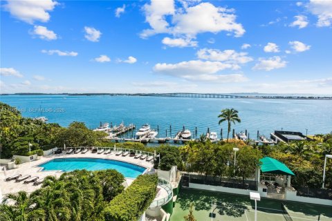 Кондоминиум с 3 спальнями в Майами, Флорида № 2051414