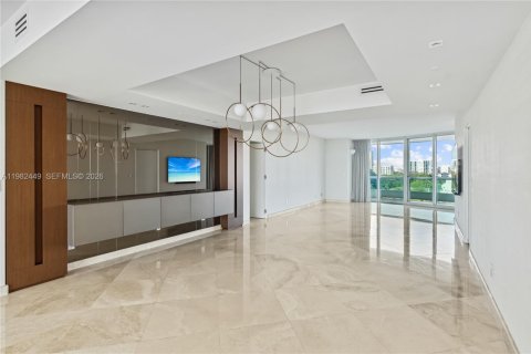 Снять в аренду кондоминиум в Майами, Флорида 3 спальни, 294.5м2, № 2051414 - фото 14