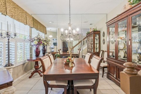 Condominio en venta en Plant City, Florida, 3 dormitorios, 198.07 m2 № 2095271 - foto 17