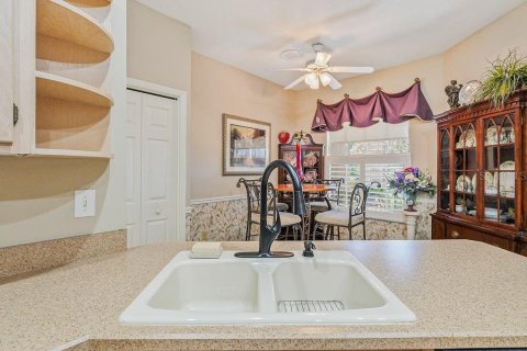 Condominio en venta en Plant City, Florida, 3 dormitorios, 198.07 m2 № 2095271 - foto 11