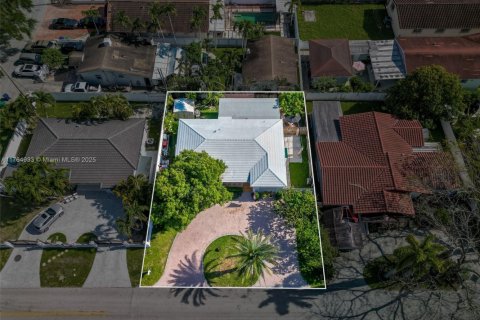 Villa ou maison à vendre à Miami, Floride: 4 chambres, 86.58 m2 № 1868522 - photo 4