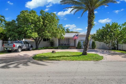 Villa ou maison à vendre à Miami, Floride: 4 chambres, 86.58 m2 № 1868522 - photo 3