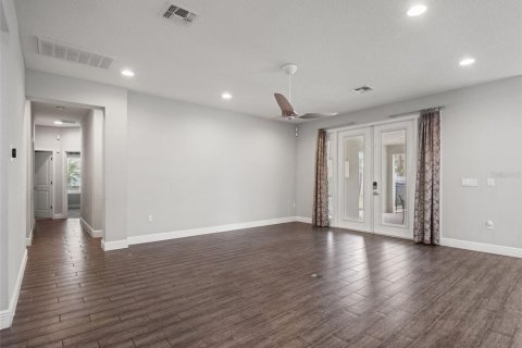 Villa ou maison à vendre à Orlando, Floride: 4 chambres, 255.3 m2 № 2388955 - photo 6
