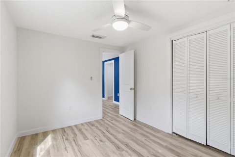 House in Gulfport, Florida 2 bedrooms, 61.5 sq.m. № 2117207 - photo 21