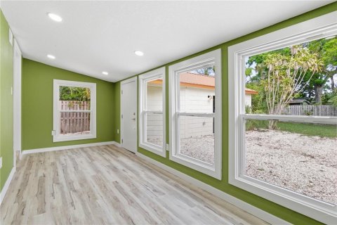 House in Gulfport, Florida 2 bedrooms, 61.5 sq.m. № 2117207 - photo 28