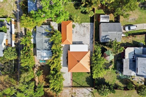 House in Gulfport, Florida 2 bedrooms, 61.5 sq.m. № 2117207 - photo 5