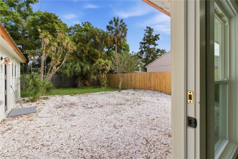 House in Gulfport, Florida 2 bedrooms, 61.5 sq.m. № 2117207 - photo 30