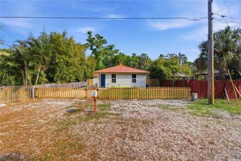 House in Gulfport, Florida 2 bedrooms, 61.5 sq.m. № 2117207 - photo 6
