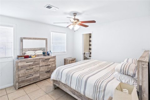 Casa en venta en Saint Petersburg, Florida, 3 dormitorios, 113.99 m2 № 1906676 - foto 10