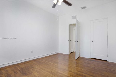 Condo in Miami Beach, Florida, 1 bedroom  № 1953718 - photo 20