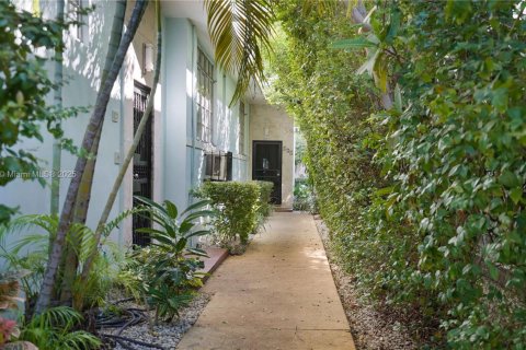 Condo in Miami Beach, Florida, 1 bedroom  № 1953718 - photo 21