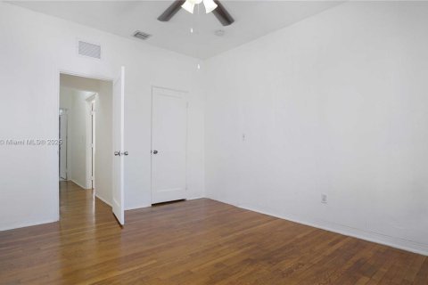 Condo in Miami Beach, Florida, 1 bedroom  № 1953718 - photo 19