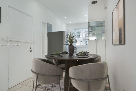 Condo in Miami Beach, Florida, 1 bedroom  № 1953718 - photo 2