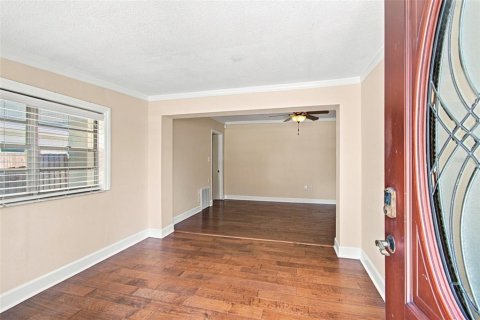 Casa en venta en Tampa, Florida, 3 dormitorios, 141.86 m2 № 2314525 - foto 2