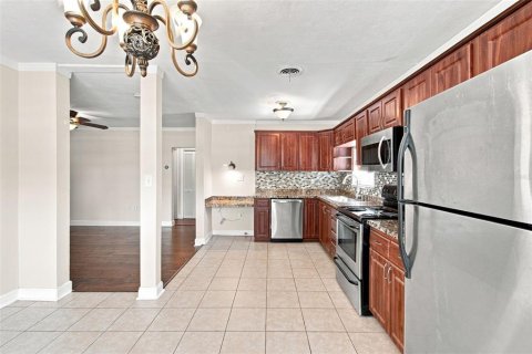 Casa en venta en Tampa, Florida, 3 dormitorios, 141.86 m2 № 2314525 - foto 12