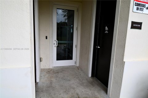 Villa ou maison à louer à Miami, Floride: 3 chambres, 137.77 m2 № 2064425 - photo 14