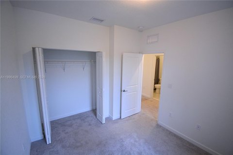 Villa ou maison à louer à Miami, Floride: 3 chambres, 137.77 m2 № 2064425 - photo 28