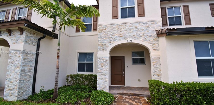 Villa ou maison à Miami, Floride 3 chambres, 137.77 m2 № 2064425