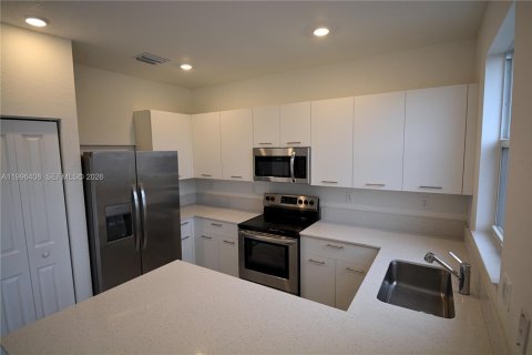 Villa ou maison à louer à Miami, Floride: 3 chambres, 137.77 m2 № 2064425 - photo 16