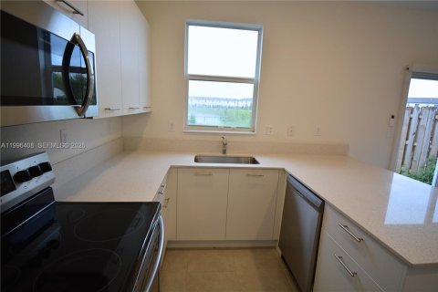 Villa ou maison à louer à Miami, Floride: 3 chambres, 137.77 m2 № 2064425 - photo 17
