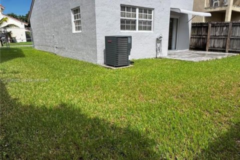 Villa ou maison à louer à Homestead, Floride: 3 chambres, 122.72 m2 № 2367866 - photo 20