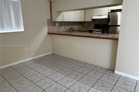 Villa ou maison à louer à Homestead, Floride: 3 chambres, 122.72 m2 № 2367866 - photo 6