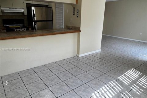 Villa ou maison à louer à Homestead, Floride: 3 chambres, 122.72 m2 № 2367866 - photo 4