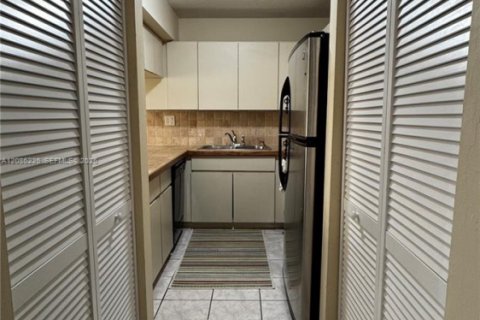 Villa ou maison à louer à Homestead, Floride: 3 chambres, 122.72 m2 № 2367866 - photo 3