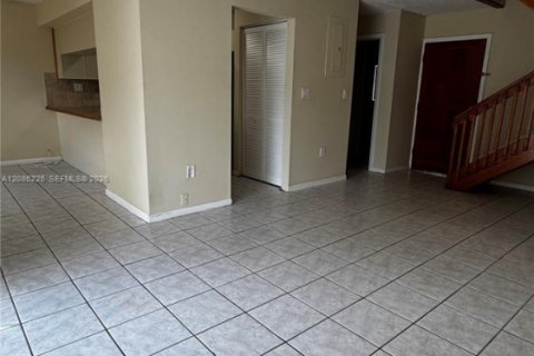 Villa ou maison à louer à Homestead, Floride: 3 chambres, 122.72 m2 № 2367866 - photo 13