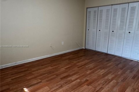 Villa ou maison à louer à Homestead, Floride: 3 chambres, 122.72 m2 № 2367866 - photo 7