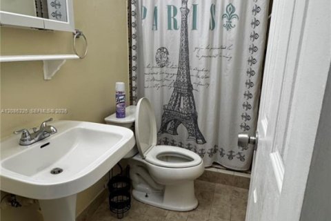 Villa ou maison à louer à Homestead, Floride: 3 chambres, 122.72 m2 № 2367866 - photo 17