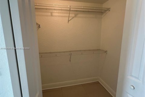 Condo in Miami, Florida, 1 bedroom  № 2042198 - photo 14