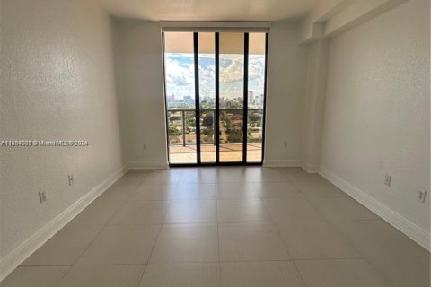 Condo in Miami, Florida, 1 bedroom  № 2042198 - photo 13