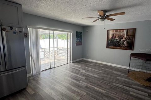 Villa ou maison à louer à Kissimmee, Floride: 3 chambres, 173.17 m2 № 2426021 - photo 8