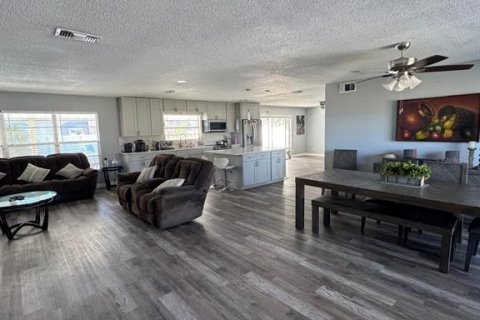 Villa ou maison à louer à Kissimmee, Floride: 3 chambres, 173.17 m2 № 2426021 - photo 5