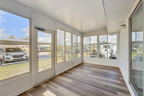 Condo in Sun City Center, Florida, 1 bedroom № 2196131 - photo 5