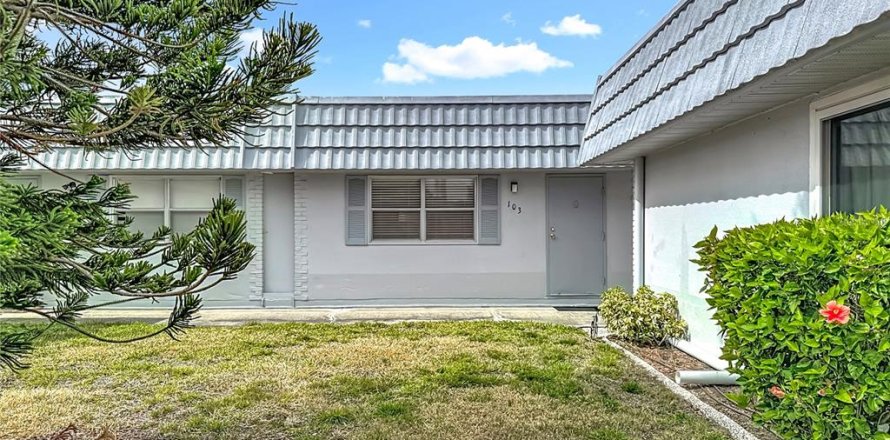 Condo in Sun City Center, Florida, 1 bedroom № 2196131