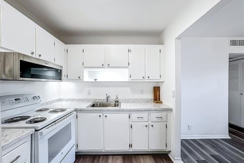 Condo in Sun City Center, Florida, 1 bedroom № 2196131 - photo 26