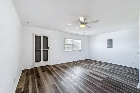 Condo in Sun City Center, Florida, 1 bedroom № 2196131 - photo 28