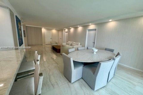 Copropriété à vendre à Bal Harbour, Floride: 2 chambres, 128.95 m2 № 2004031 - photo 5