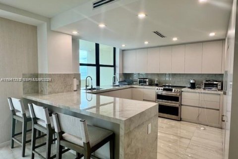 Copropriété à vendre à Bal Harbour, Floride: 2 chambres, 128.95 m2 № 2004031 - photo 6