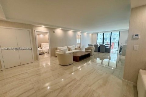 Copropriété à vendre à Bal Harbour, Floride: 2 chambres, 128.95 m2 № 2004031 - photo 4