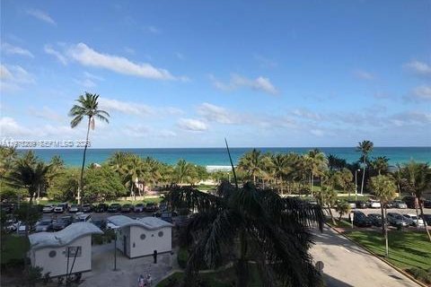 Снять в аренду кондоминиум в Майами-Бич, Флорида 1 спальня, 93.46м2, № 2036192 - фото 3